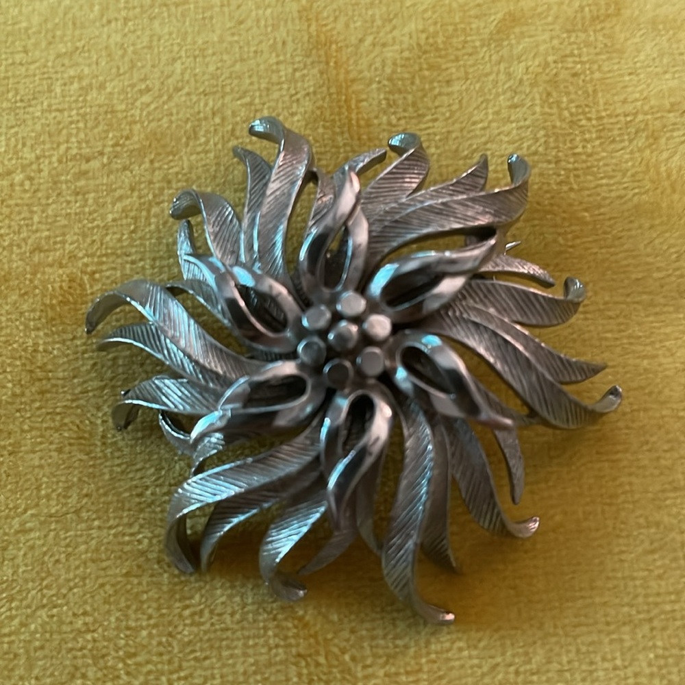 Silver Tone Brooch Pin Set - Picture 4 of 7